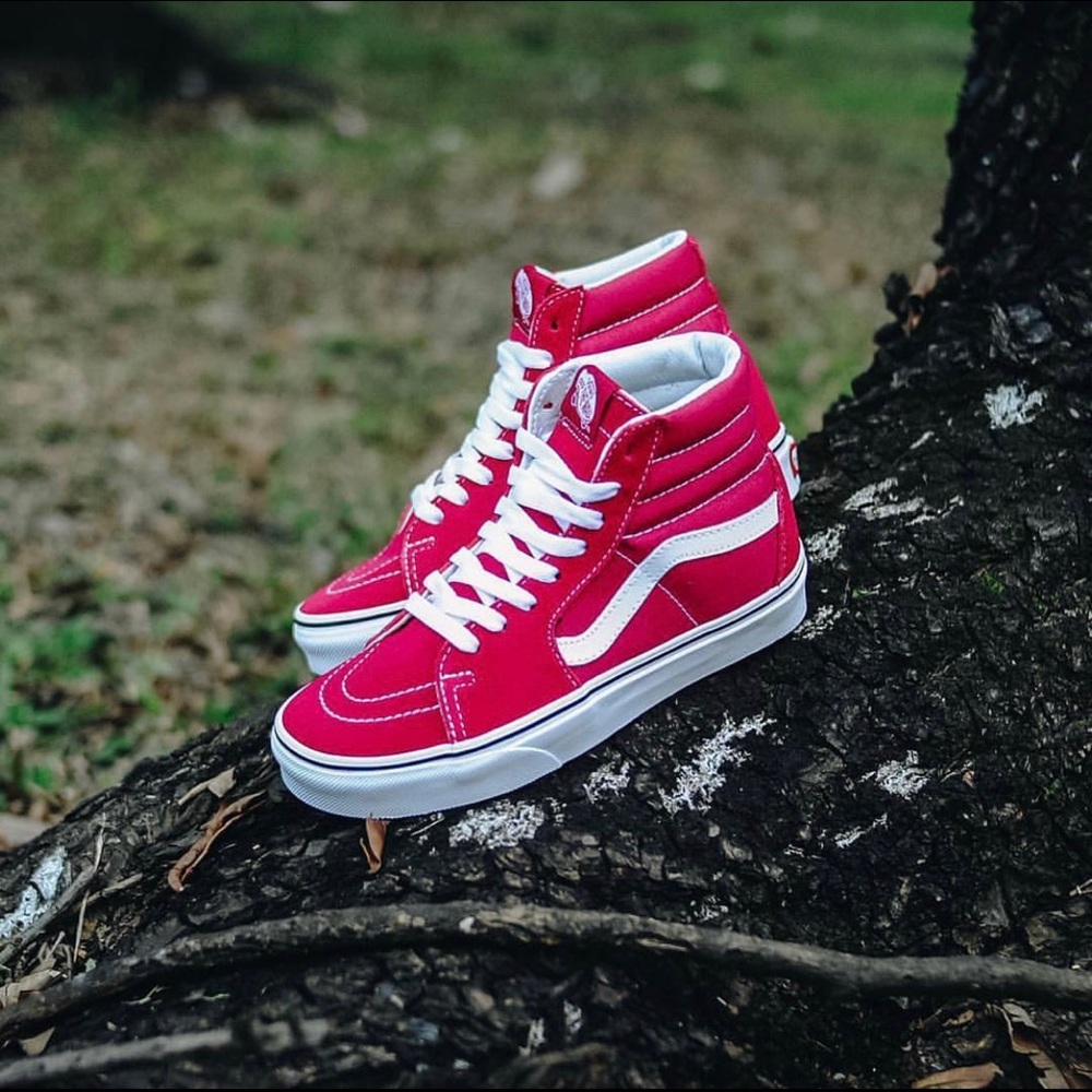 Vans hi top red.